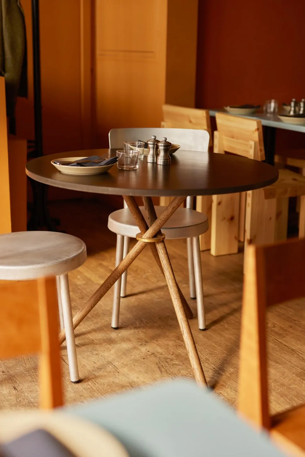 Aldric Cafébord Runt Ø80 | Dark Concrete
