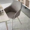 Alison Karmstol | Mörkbeige tyg | Vitpigm. Ekben
