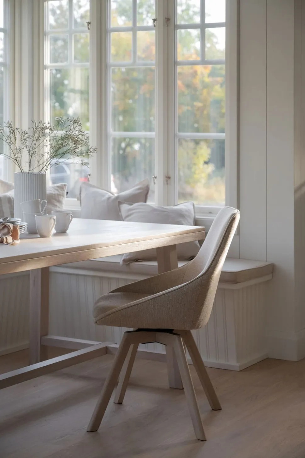 Alison Stol | Beige Tyg | Vitpigm. Ekben