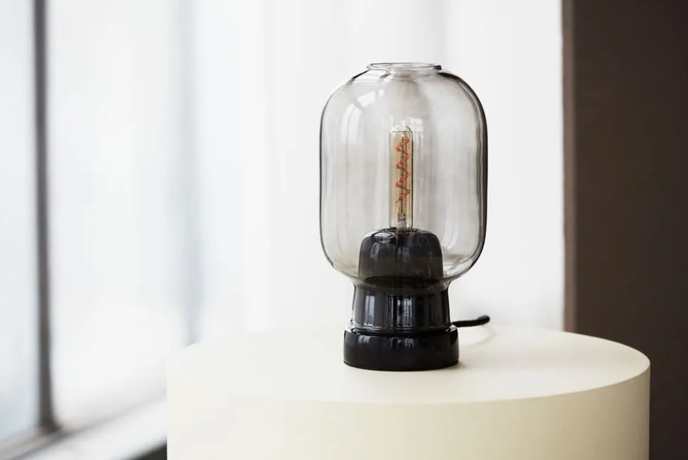 Amp Bordslampa Svart / Rök