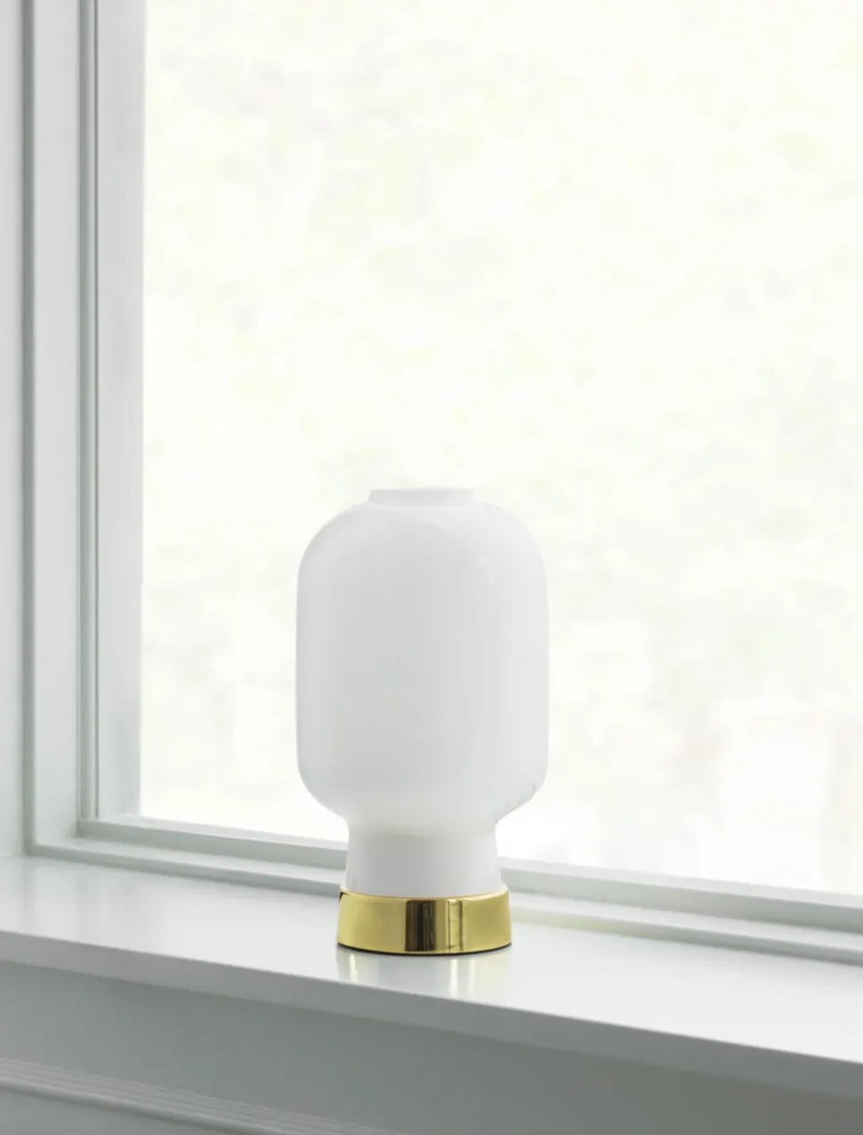 Amp Bordslampa Vit / Mässing