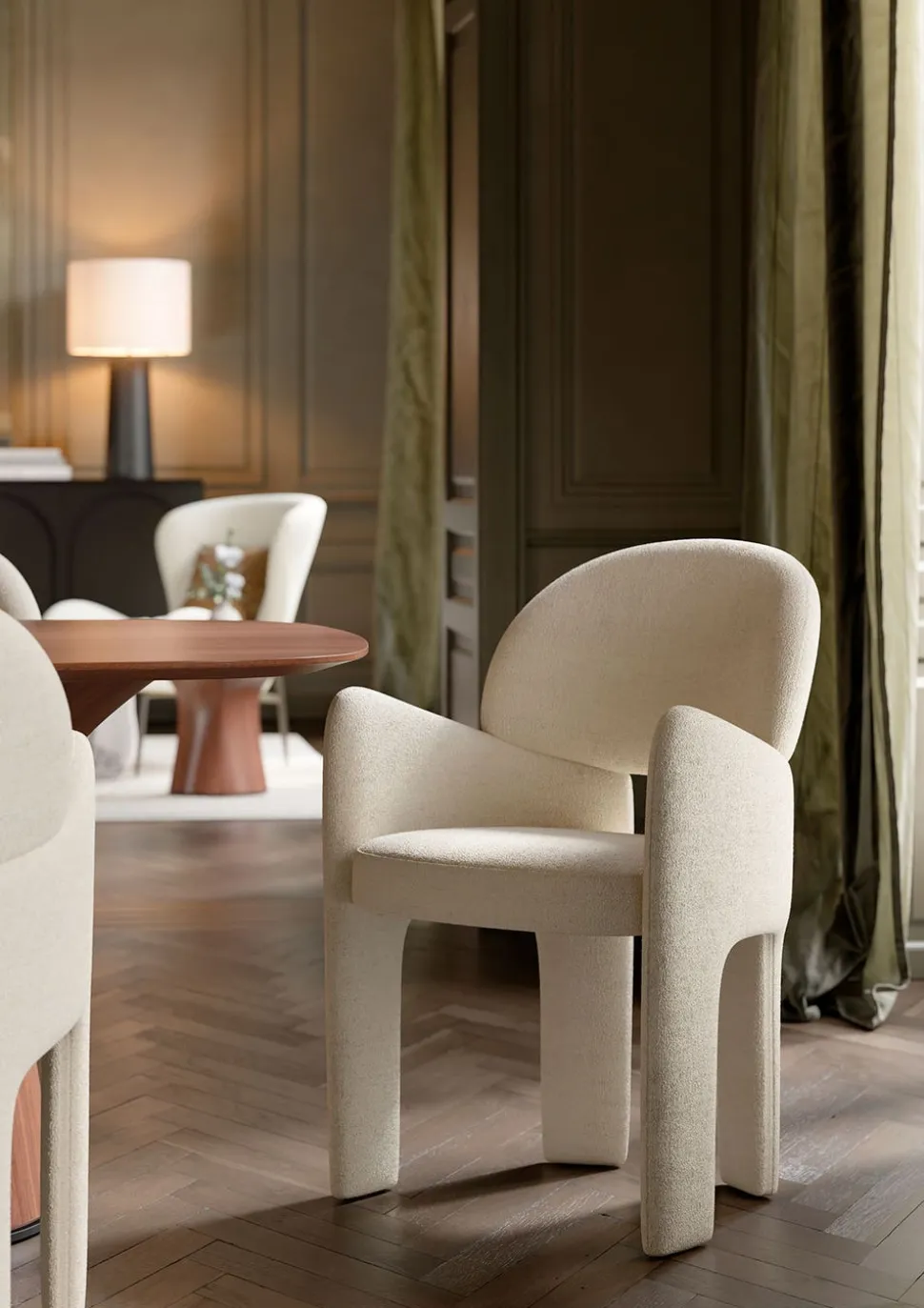 Aole Karmstol | Major Brown Bouclé