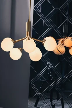 Apiales 9 Ljuskrona | Brushed Brass/Opal