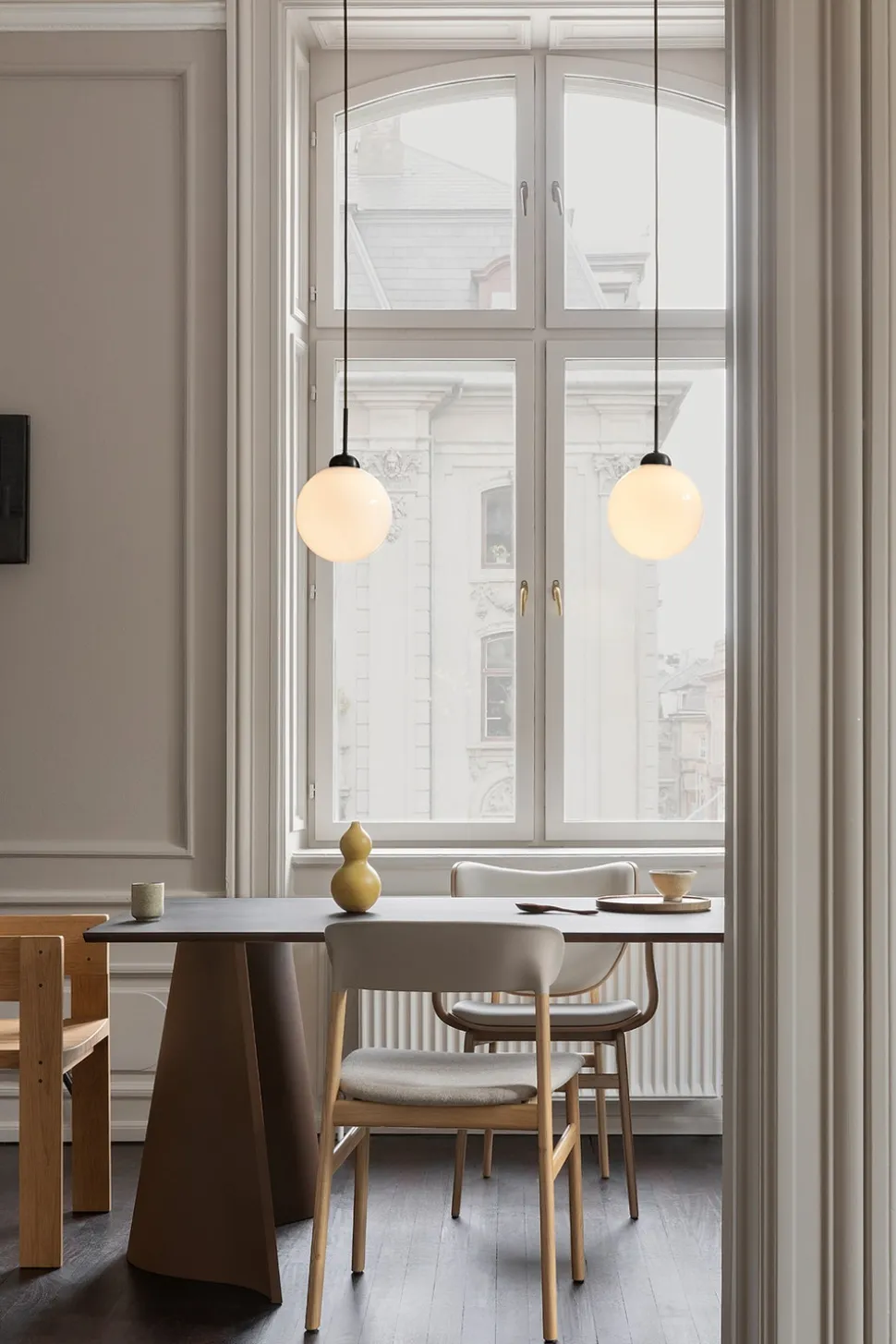 Apiales 1 Pendel Large | Satin Black/Opal