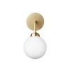 Apiales Vägglampa | Brushed Brass/Opal