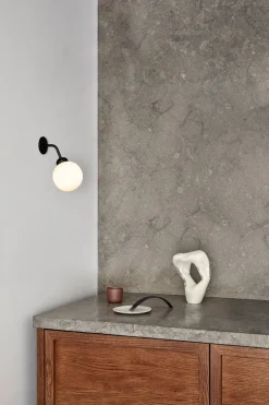 Apiales Vägglampa, Fast Installation | Satin Black/Opal