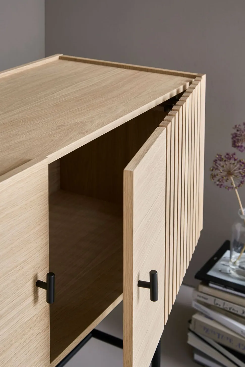 Array Sideboard | Vitpigmenterad 180
