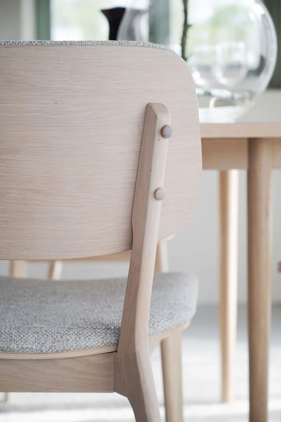Barrett Stol | Ljusbeige/Vitpigmenterad Ek