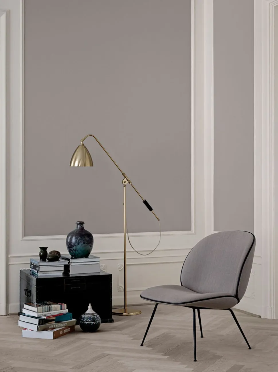 Beetle Lounge Chair | Helklädd, Conic Base