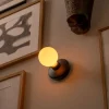 Bee Vägglampa | Svart | Frostat Glas