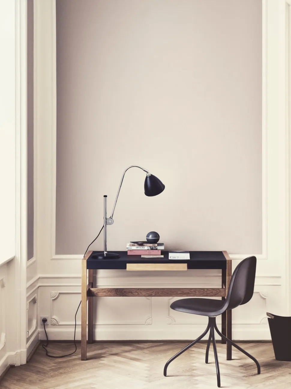 Bestlite BL1 Bordslampa | Svart Mässing, Bone China