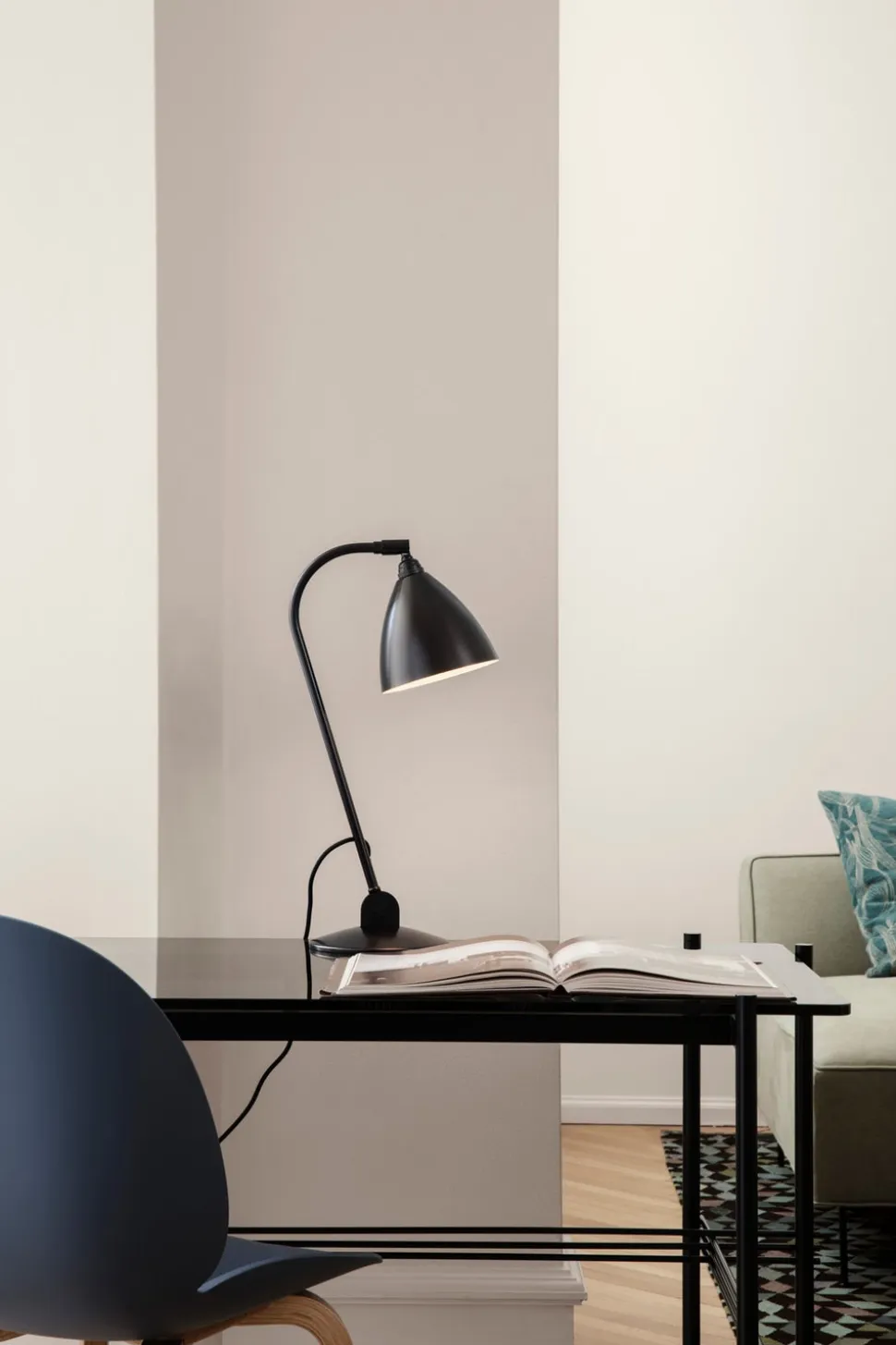 Bestlite BL2 Bordslampa | Svart Mässing, Vit