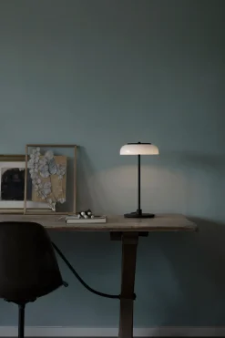 Blossi Bordslampa | Black/Opal