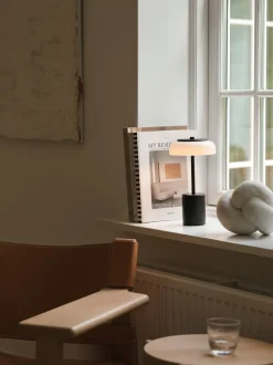 Blossi Table Mini Portabel Lampa | Black/Opal