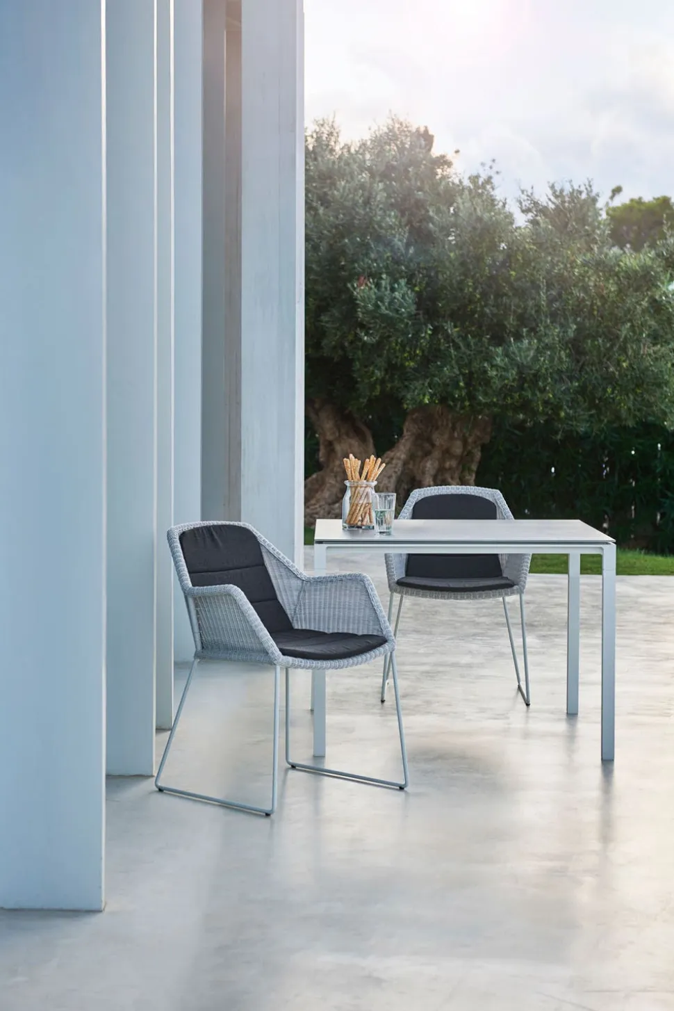 Breeze Karmstol | 4 ben | White/Grey