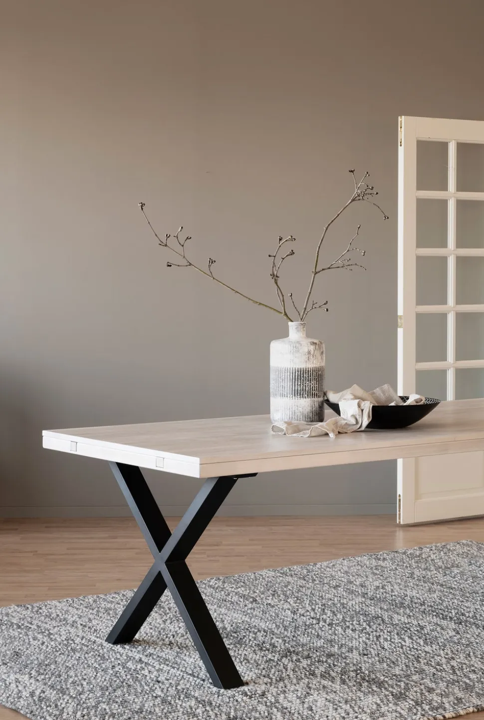 Brooklyn Matbord 220 Vitpig | X-stativ