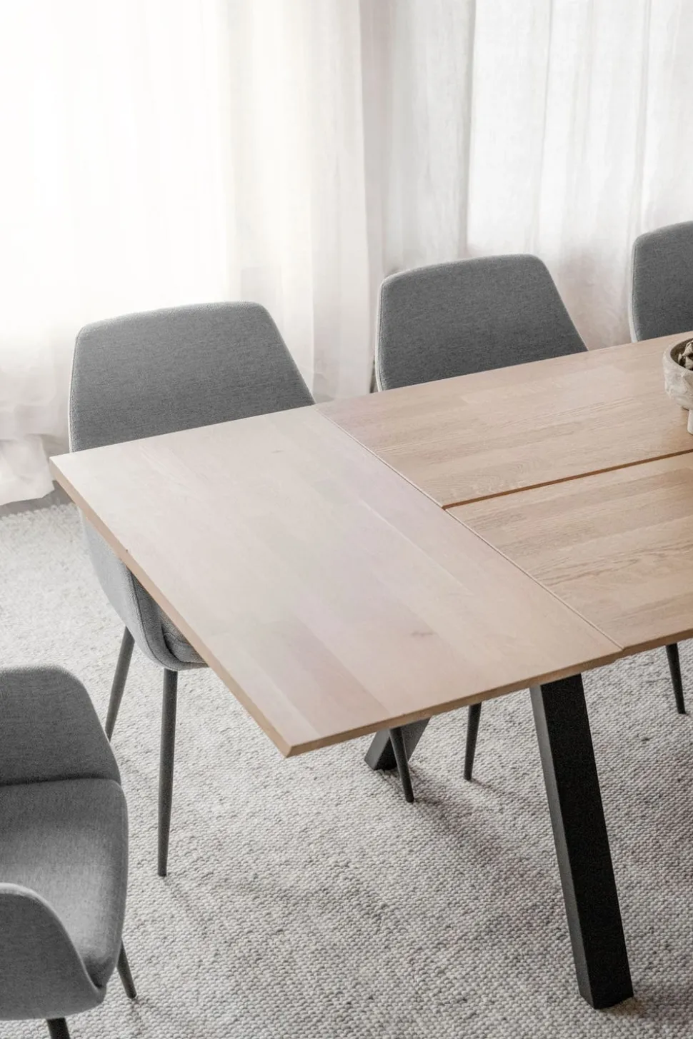 Carradale Matbord | 220 Svart Ek, A-Ben
