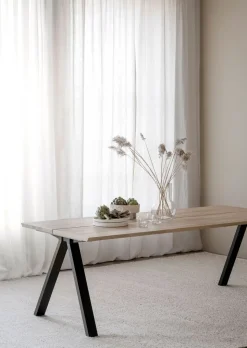 Carradale Matbord | 220 Svart Ek, V-Ben