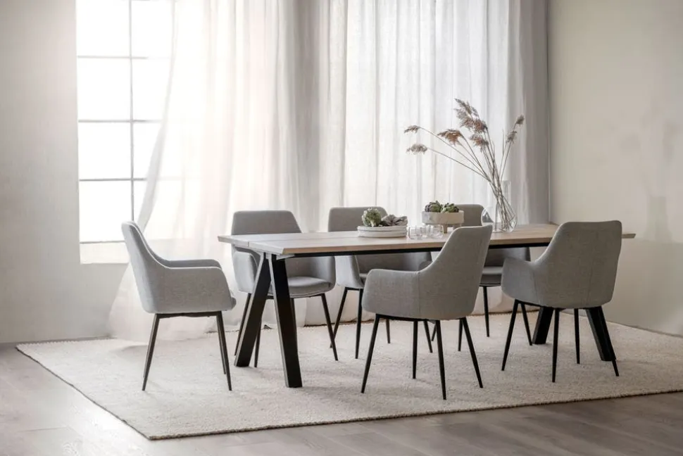 Carradale Matbord | 220 Svart Ek, V-Ben