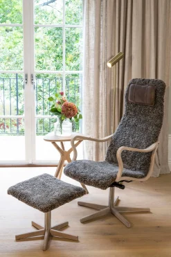 Chic Fåtölj med Pall | Oljad Ek, Fårskinn