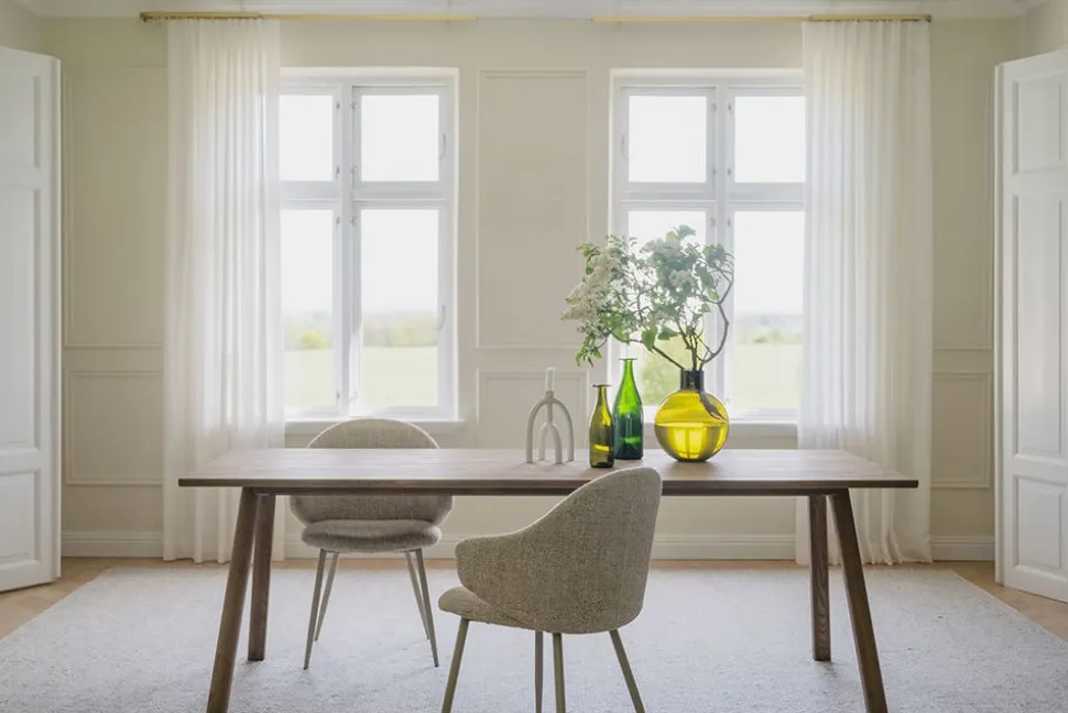 Clapperton Matbord 220x95 | Sandfärgad Ek