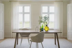 Clapperton Matbord 220x95 | Sandfärgad Ek