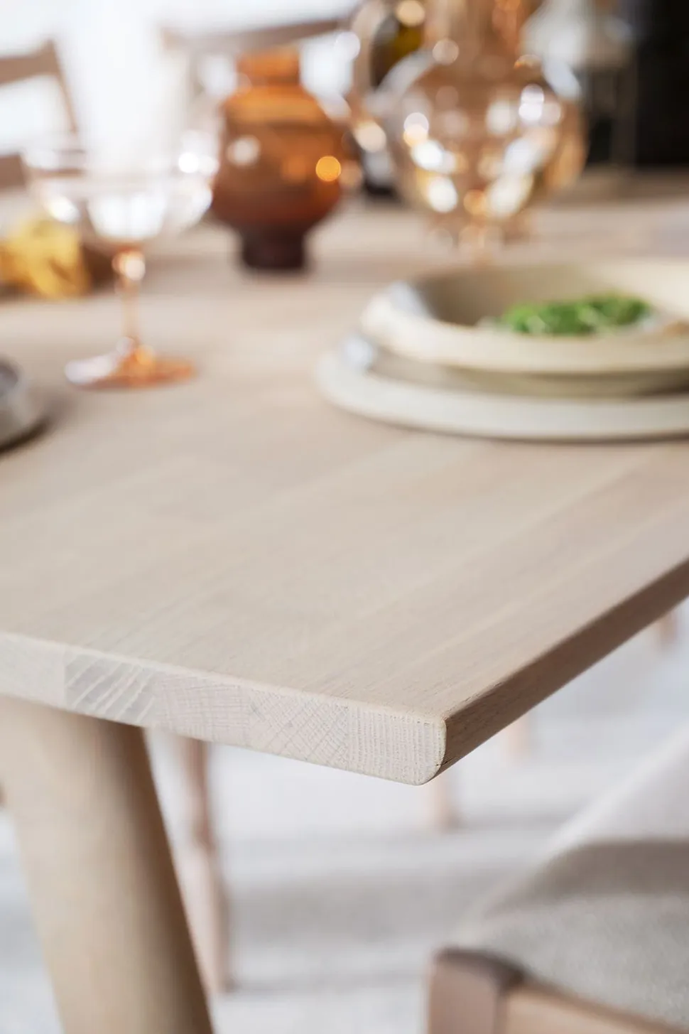 Clapperton Matbord 220x95 | Vitpigmenterad Ek