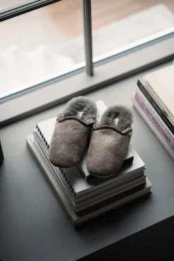 Cleo Fårskinnstofflor Stone | Storlek 36