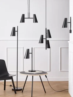 Cono Golvlampa | Svart Metall
