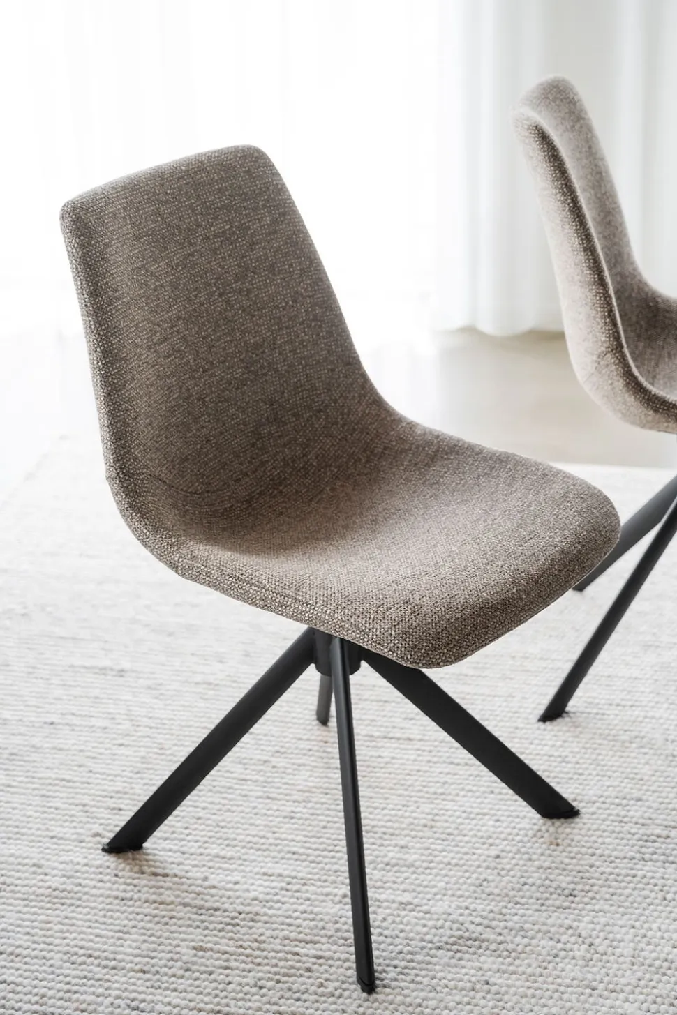 Dunmore Stol | Mörkbeige