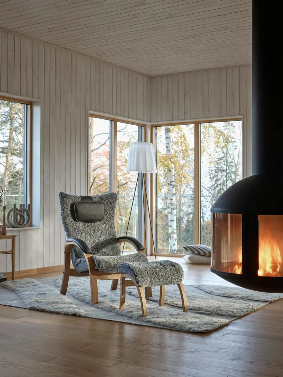 Easy Fåtölj + Pall | Oljad ek, Fårskinn Sahara