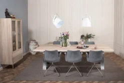 Elegant Matbord | Metallben