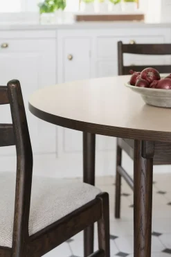 Fairmount Matbord Ø120 | Beige HPL/Brun Ek