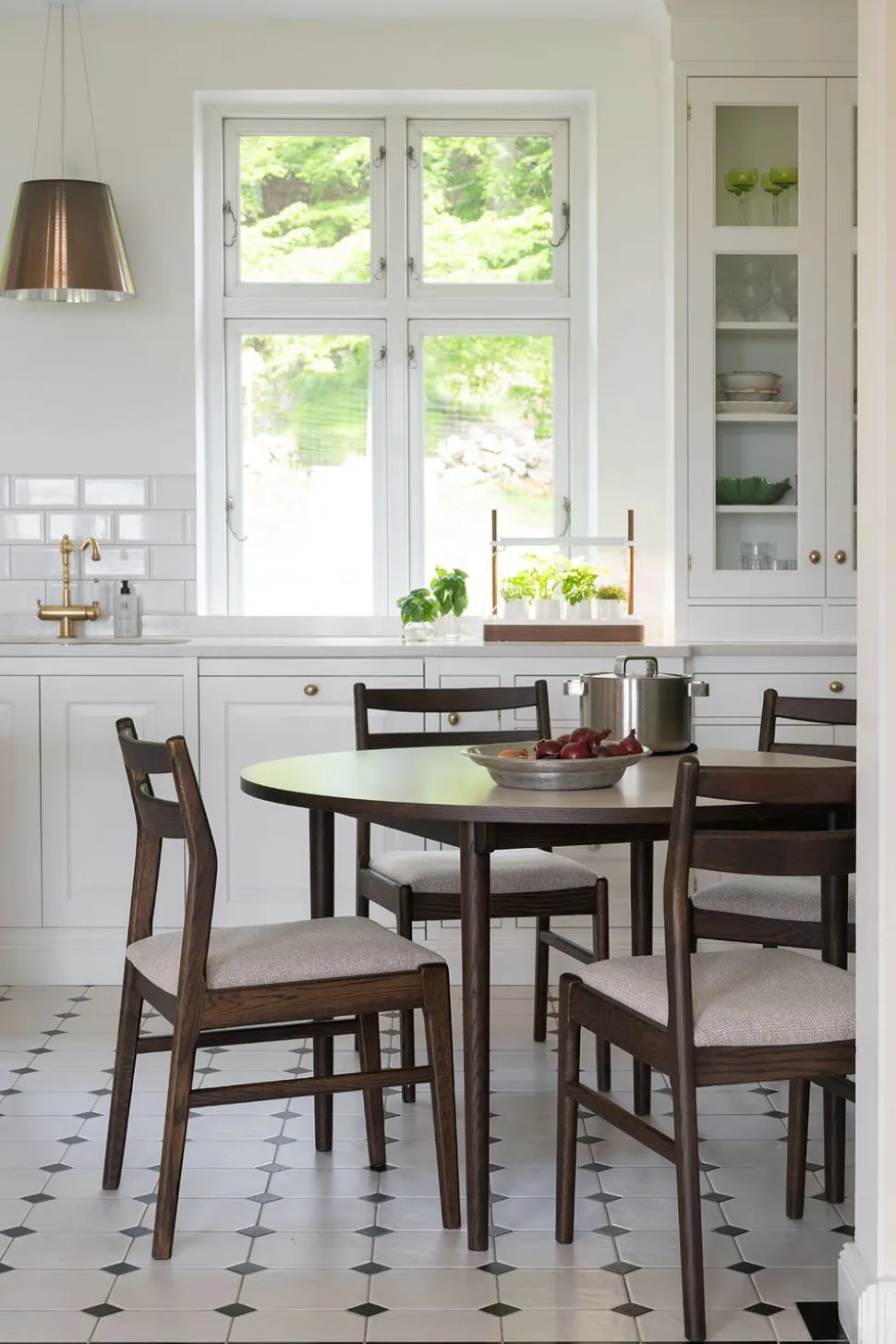 Fairmount Matbord Ø120 | Beige HPL/Brun Ek