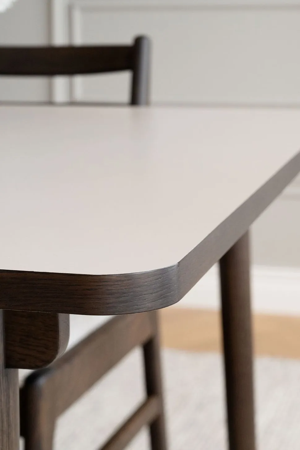 Fairmount Matbord 220x95 | Beige HPL/Brun Ek