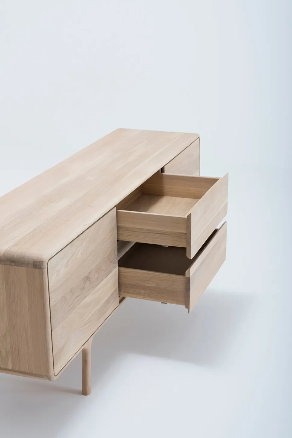 Fawn sideboard 180