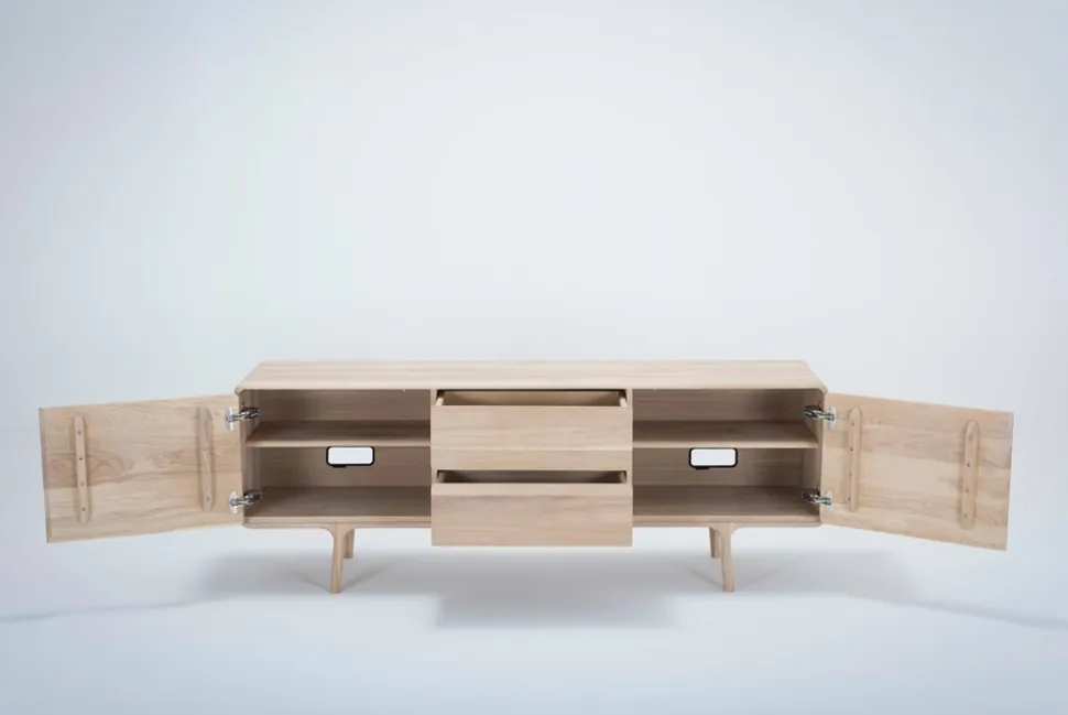 Fawn sideboard 180