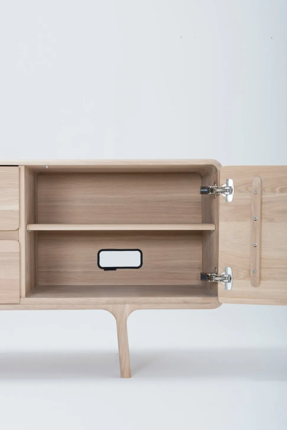 Fawn sideboard 150