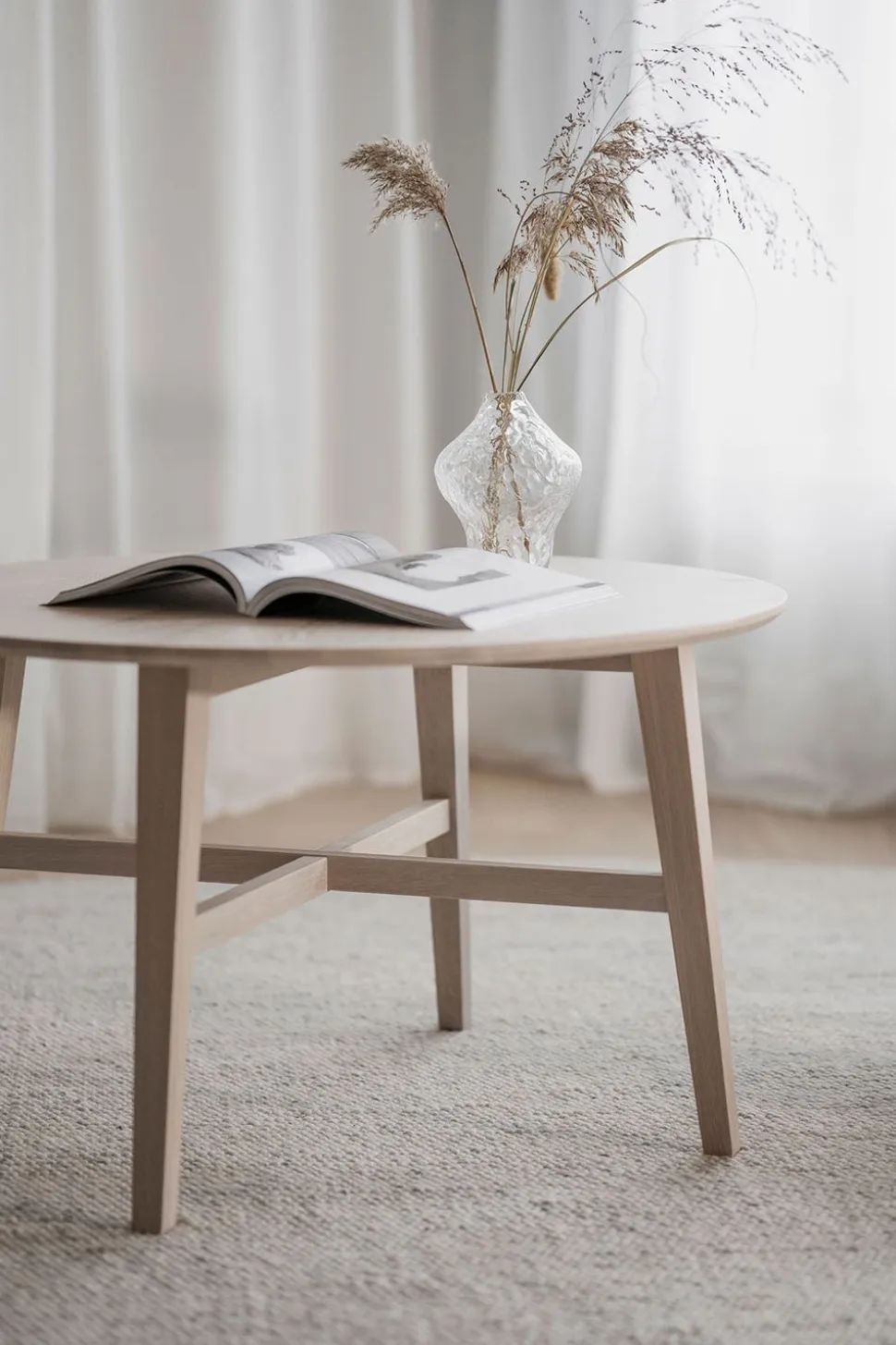 Filippa Soffbord Ø90 | Vitpigmenterad Ek