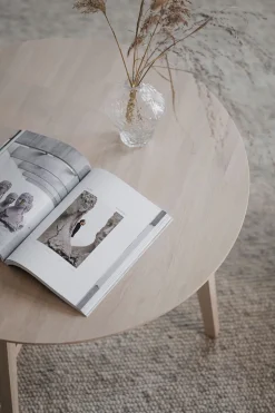 Filippa Soffbord Ø90 | Vitpigmenterad Ek