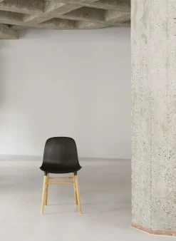 Form Stol Oklädd | Mässing