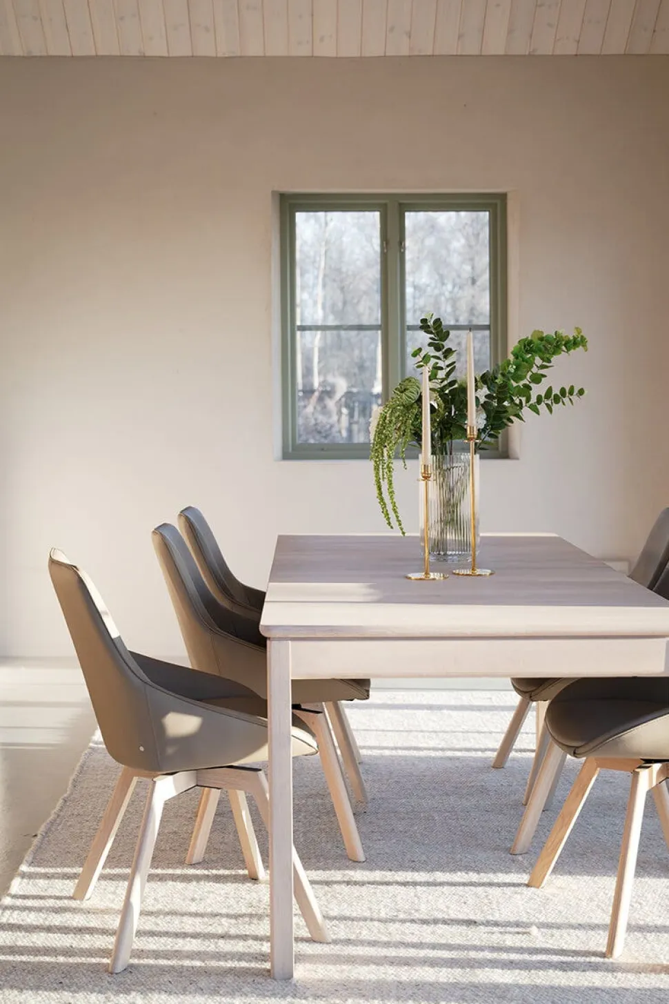 Gardner Matbord 200x95 | Vitpigmenterad Ek