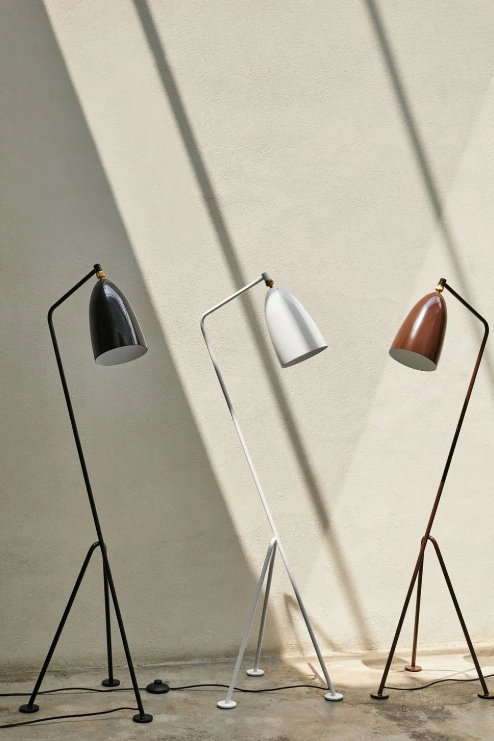 Gräshoppa Golvlampa Svart | Glansig