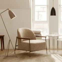 Gräshoppa Golvlampa Varmgrå