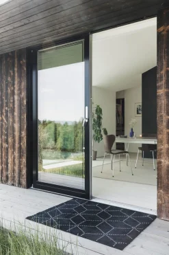 Hagl Dörrmatta | Black 45x100