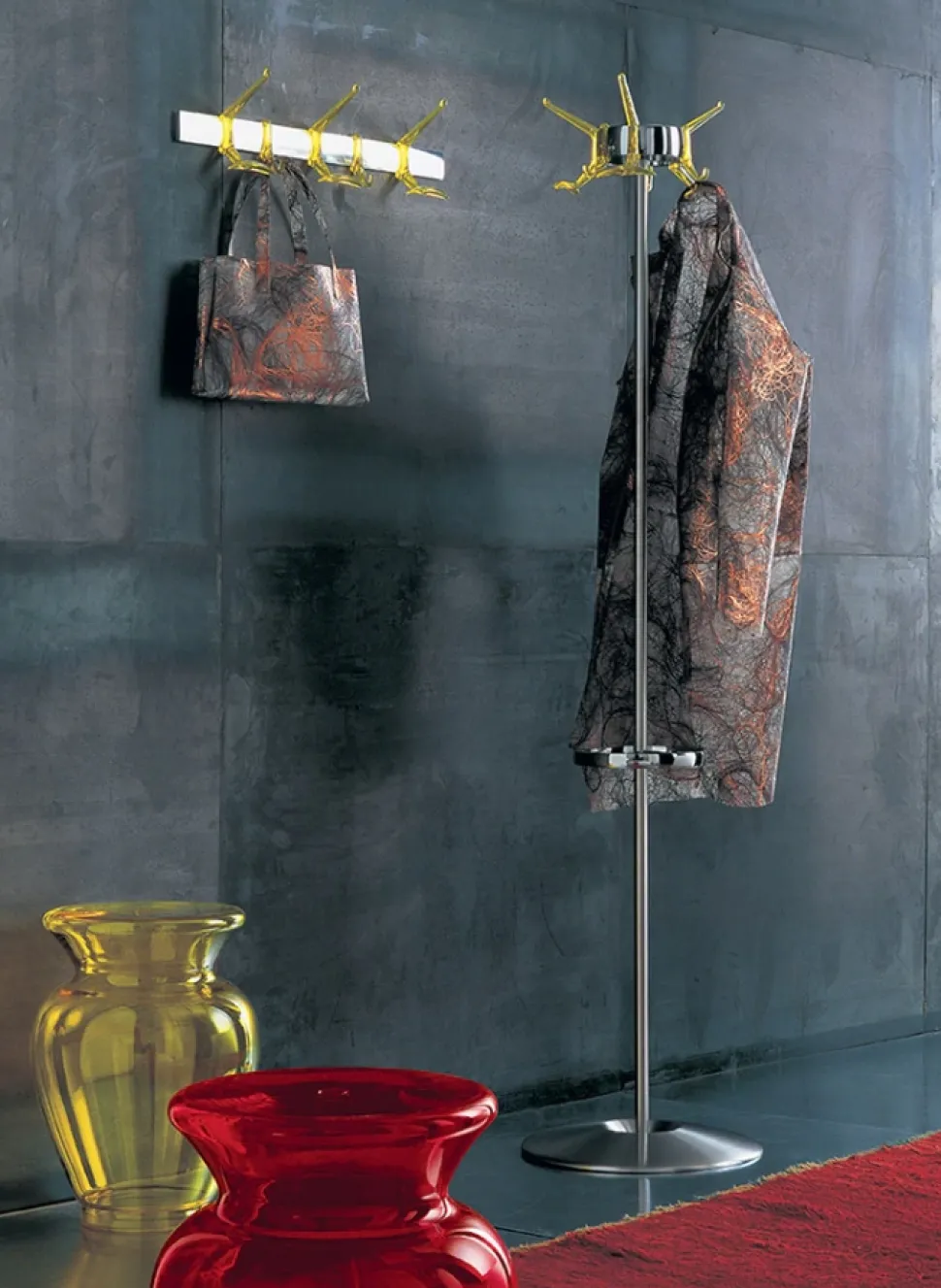 Hanger klädhängare Orangeröd