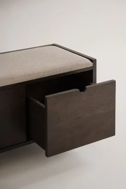 Hillmond Hallbänk | Brunlackad Ek