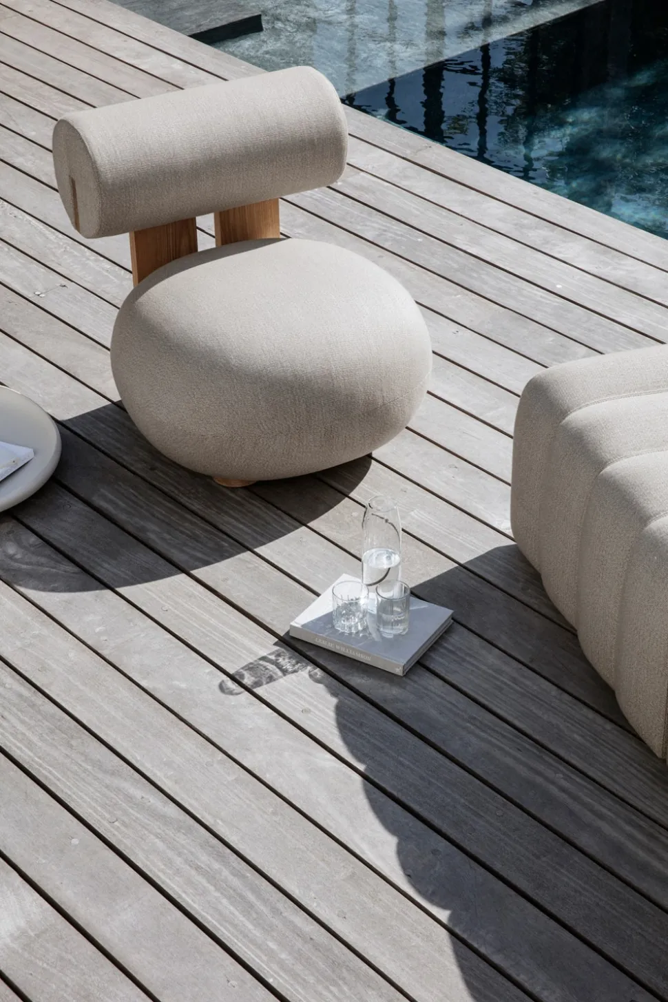 Hippo Lounge Chair Outdoor | Sunbrella Savane Coconut
