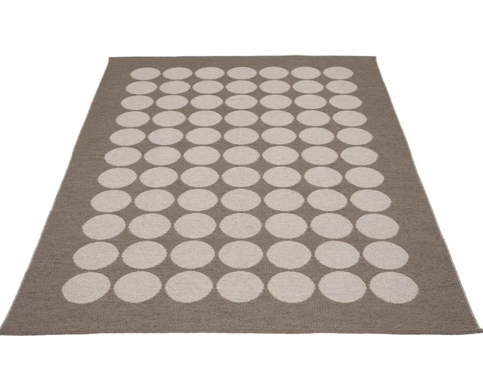 Hugo Matta Walnut / Linen 180x260