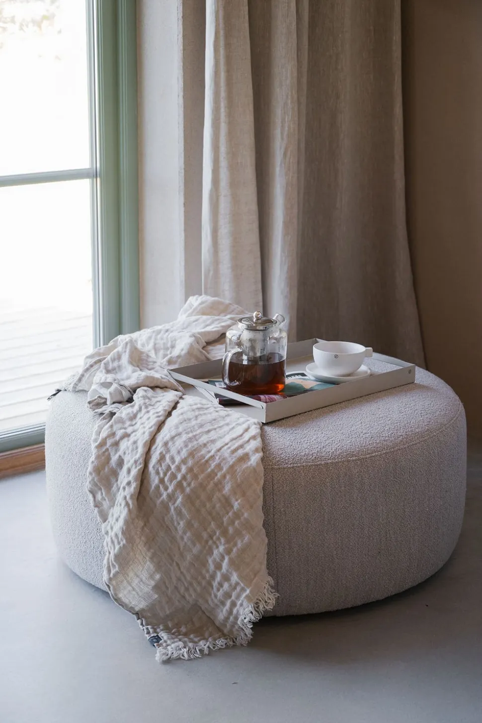Joplin Sittpuff Ø90 | Alice 01 Ljusbeige